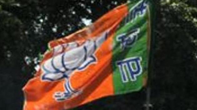 In the state BJP unit there are two prominent groups-- one led by Minister of State for External Affairs V Muraleedharan and the other by senior leader P K Krishnadas. The state president is reported to be close to the junior MEA and the other faction alleges that many senior functionaries were sidelined after his elevation. (HT FILE PHOTO.) In the state BJP unit there are two prominent groups-- one led by Minister of State for External Affairs V Muraleedharan and the other by senior leader P K Krishnadas. The state president is reported to be close to the junior MEA and the other faction alleges that many senior functionaries were sidelined after his elevation. (HT FILE PHOTO.)