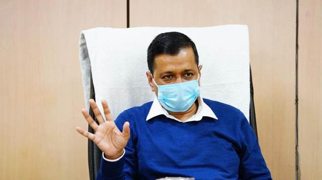 Earlier, Kejriwal, who is the national convener of the Aam Aadmi Party (AAP), had asked all MLAs, councillors and party volunteers to distribute masks in public places.(HT Photo) Earlier, Kejriwal, who is the national convener of the Aam Aadmi Party (AAP), had asked all MLAs, councillors and party volunteers to distribute masks in public places.(HT Photo)