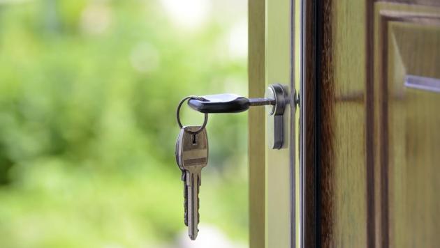 The Inspector General of Registration and Stamps has, during a 15-day period prior to, and leading into Diwali, registered 1.35 lakh property documents, with a revenue of Rs 879 crore for the state exchequer.(FOR REPRESENTATIONAL PURPOSE ONLY)
