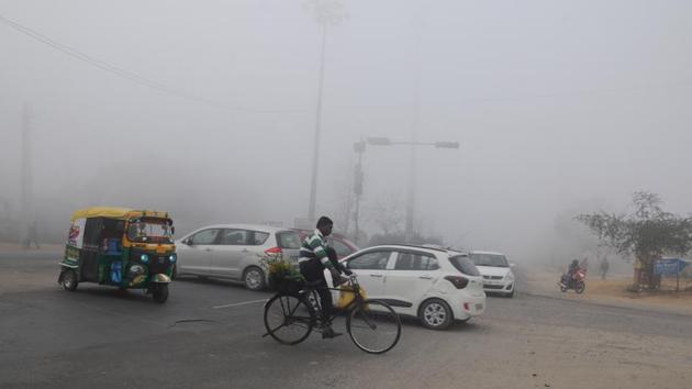 The night temperature in Mount Abu, the sole hill station in the state, was 1 degree Celsius.(HT Photo)