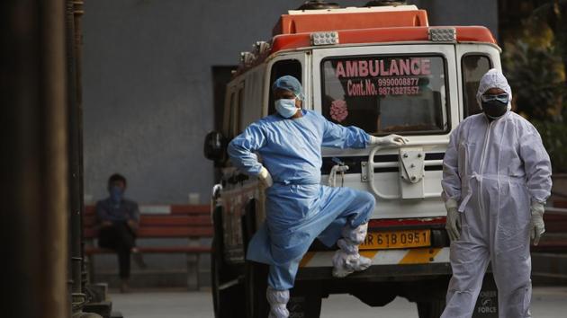 In the 24 hours to Friday, Gujarat recorded 1,420 Covid-19 cases, taking the state tally to 194,402.(AP Photo. Representative image) In the 24 hours to Friday, Gujarat recorded 1,420 Covid-19 cases, taking the state tally to 194,402.(AP Photo. Representative image)