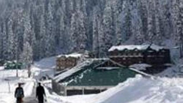 The official said a spell of rain and snow, especially over the higher reaches, with light to moderate intensity is most likely to occur between November 23-25.(HT Photo) The official said a spell of rain and snow, especially over the higher reaches, with light to moderate intensity is most likely to occur between November 23-25.(HT Photo)