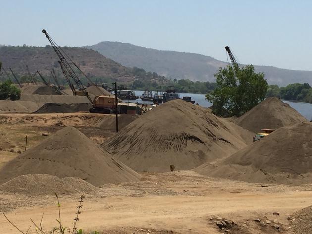 The incident occurred on Saturday morning from 1am to 4.30 am, and the police have arrested one person on charges of illegal sand mining and booked two others in the case.(Hindustan Times)