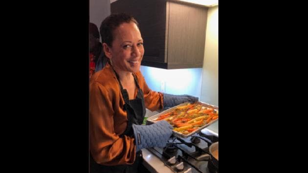 Kamala Harris finds her comfort in an occasional day in the kitchen.(Twitter/@KamalaHarris)
