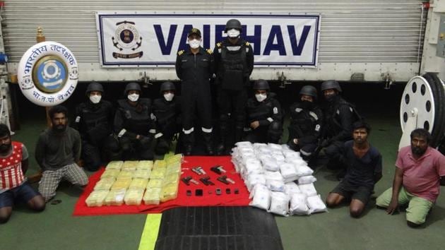 The Coast Guard has seized drugs including 100kg of heroin from a Sri Lankan boat south of Thoothukudi during an operation.(Sourced) The Coast Guard has seized drugs including 100kg of heroin from a Sri Lankan boat south of Thoothukudi during an operation.(Sourced)