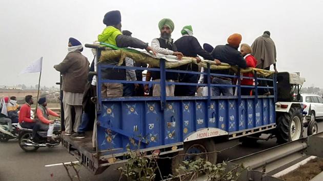 Farmers gathered on Chandigarh-Delhi Highway in Ambala on Wednesday, to proceed to Delhi for staging a demonstration. (ANI) Farmers gathered on Chandigarh-Delhi Highway in Ambala on Wednesday, to proceed to Delhi for staging a demonstration. (ANI)