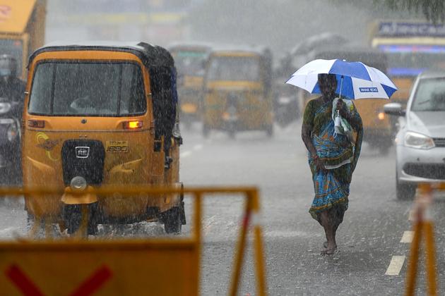 Cyclone Nivar is likely to cross between Mamallapuram and Karaikal during midnight of Wednesday and early hours of November 26. (AFP Photo) Cyclone Nivar is likely to cross between Mamallapuram and Karaikal during midnight of Wednesday and early hours of November 26. (AFP Photo)