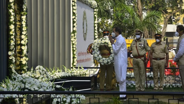 Maharashtra Chief Minister Uddav Thackarey pays tribute to martyrs of 26/11 at Mumbai Police Headquarters in Mumbai(Anshuman Poyrekar/HT PHOTO)