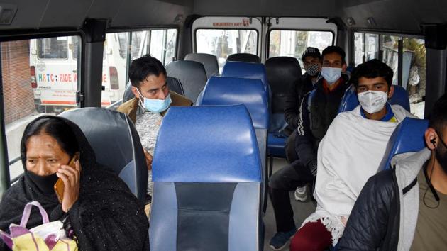 Passengers maintaining social distancing on public transport in Shimla on Wednesday.(Deepak Sansta / HT) Passengers maintaining social distancing on public transport in Shimla on Wednesday.(Deepak Sansta / HT)