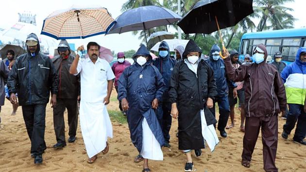 Officials inspect the beach ahead of the landfall of Cyclone Nivar in Ramanathapuram on November 25. Tamil Nadu Revenue Minister R B Udhayakumar expressed relief that no incidents of loss of life were reported due to rains, however, there were several incidents of wall collapse. “There is no loss of lives due to the rains. People have given us full cooperation,” Udhayakumar told PTI. (ANI) 