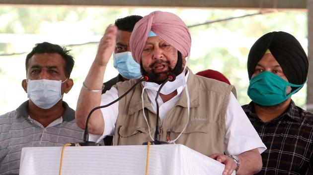 Chief minister of Punjab Captain Amarinder Singh speaks during the Kisan Bachao rally near Bathinda in this file photo.(Sanjeev Kumar/HT Photo) Chief minister of Punjab Captain Amarinder Singh speaks during the Kisan Bachao rally near Bathinda in this file photo.(Sanjeev Kumar/HT Photo)
