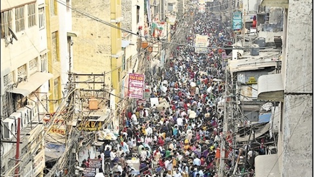 Experts have attributed the surge in cases, among other things, to crowding during the festive season.(Reuters) Experts have attributed the surge in cases, among other things, to crowding during the festive season.(Reuters)