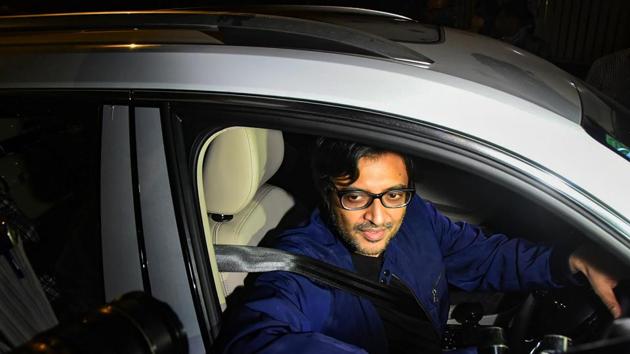 Mumbai: Republic TV Editor-In-Chief Arnab Goswami after being released from Taloja Central Jail on interim bail in the 2018 abetment to suicide case, in Mumbai, Wednesday, Nov. 11, 2020. (PTI Photo)(PTI11-11-2020_000233B)(PTI)