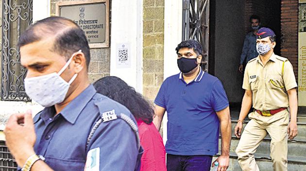 A special PMLA court remanded Amit Chandole (blue T shirt) in ED custody till Sunday. Sarnaik and Topsgrup owner have denied the allegations(HT PHOTO)