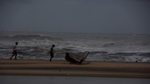 High waves hit the coast after the Cyclone Nivar made landfall in Chennai on Thursday.(ANI)