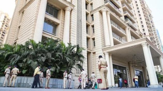 Enforcement Directorate (ED) officials during a raid at the premises of Shiv Sena MLA Pratap Sarnaik in a money laundering case, in Thane.(PTI file photo) Enforcement Directorate (ED) officials during a raid at the premises of Shiv Sena MLA Pratap Sarnaik in a money laundering case, in Thane.(PTI file photo)