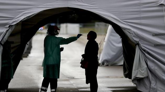 Germany has hit another grim milestone in the coronavirus pandemic ticking above 1 million confirmed coronavirus cases. The Robert Koch Institute, the country’s disease control center, said that Germany’s 16 states reported 22,806 new cases overnight Friday for a total since the start of the outbreak of 1,006,394. (AP) Germany has hit another grim milestone in the coronavirus pandemic ticking above 1 million confirmed coronavirus cases. The Robert Koch Institute, the country’s disease control center, said that Germany’s 16 states reported 22,806 new cases overnight Friday for a total since the start of the outbreak of 1,006,394. (AP)