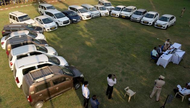 Navi Mumbai police address the media in Belapur on Friday. The central unit of the crime branch has recovered 20 vehicles worth ₹1.21Cr while nine vehicles worth ₹81L have been seized by Gujarat police as they had been used in various crimes. (Bachchan Kumar/HT) Navi Mumbai police address the media in Belapur on Friday. The central unit of the crime branch has recovered 20 vehicles worth ₹1.21Cr while nine vehicles worth ₹81L have been seized by Gujarat police as they had been used in various crimes. (Bachchan Kumar/HT)