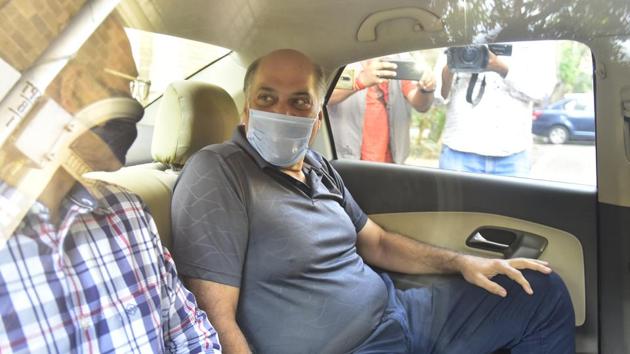 Cox & Kings promoter Ajay Kerkar being taken to PMLA court on Friday.(Anshuman Poyrekar/HT Photo) Cox & Kings promoter Ajay Kerkar being taken to PMLA court on Friday.(Anshuman Poyrekar/HT Photo)