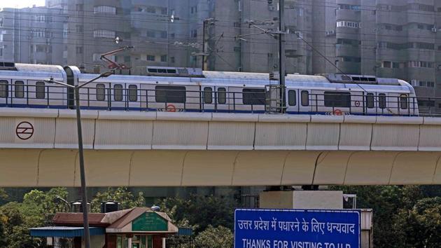 New Delhi, Nov 26 (ANI): A metro train stops due to farmers protest against the new labor policies as a nationwide strike, at Anand Vihar metro station in New Delhi on Thursday. (ANI)