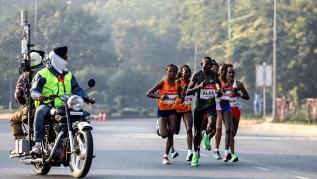 Elite runners take part in the Airtel Delhi Half Marathon in New Delhi, India.(REUTERS)