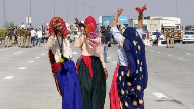 The protesting woman said unhygienic toilets and defecating in the open are not the only problems, their safety is also a big concern(Sunil Ghosh / Hindustan Times))