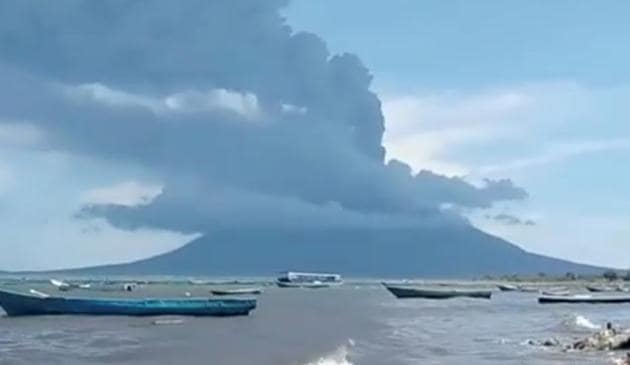 An eruption of Mount Ile Lewotolok is seen in Lembata, East Nusa Tenggara Province, Indonesia.(Reuters)