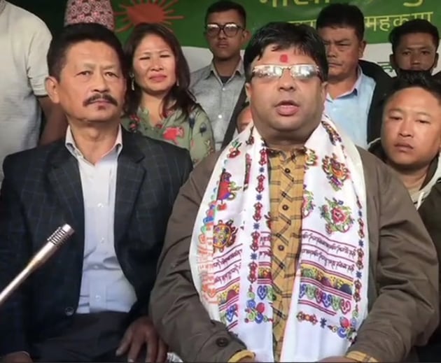Senior leader of Gorkha Janmukti Morcha’s Bimal Gurung faction Roshan Giri on Sunday said they are not giving up their demand for Gorkhaland(ANI on Twitter) Senior leader of Gorkha Janmukti Morcha’s Bimal Gurung faction Roshan Giri on Sunday said they are not giving up their demand for Gorkhaland(ANI on Twitter)