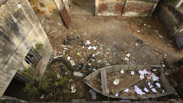 Located along the erstwhile Delhi-Alwar Road, the building was set to be demolished in 2018, but stopped. (Photo by Parveen Kumar/Hindustan Times) Located along the erstwhile Delhi-Alwar Road, the building was set to be demolished in 2018, but stopped. (Photo by Parveen Kumar/Hindustan Times)
