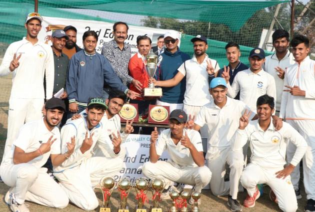The Chandigarh Cricket Academy winning team with the trophy.(HT Photo) The Chandigarh Cricket Academy winning team with the trophy.(HT Photo)