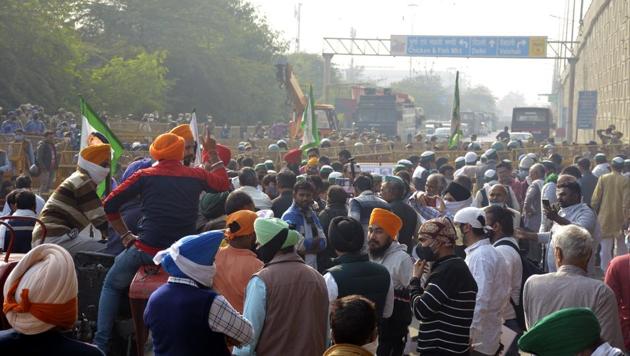 Farmers gather in protest Ghazipur on the Delhi-UP border on Monday.(Sakib Ali/HT PHOTO) Farmers gather in protest Ghazipur on the Delhi-UP border on Monday.(Sakib Ali/HT PHOTO)