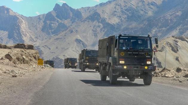 In eastern Ladakh, Indian soldiers are holding positions at heights of almost 20,000 feet in the Finger Area on the northern bank of Pangong Tso. 0_000105B)(PTI)