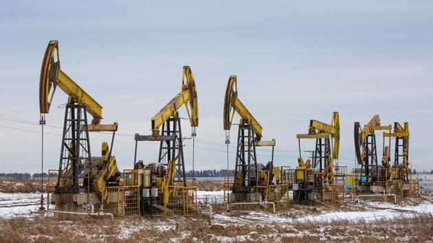 Oil is set for the biggest monthly gain since May on signs of Covid-19 vaccine breakthroughs, raising optimism for a long-term rebound in fuel consumption.(Bloomberg Photo)