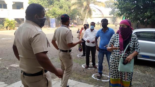 Voters at the graduate constituency poll booth at Sanas high school, Dhayari, on Sinhgad road in Pune, on December 1.(HT PHOTO) Voters at the graduate constituency poll booth at Sanas high school, Dhayari, on Sinhgad road in Pune, on December 1.(HT PHOTO)