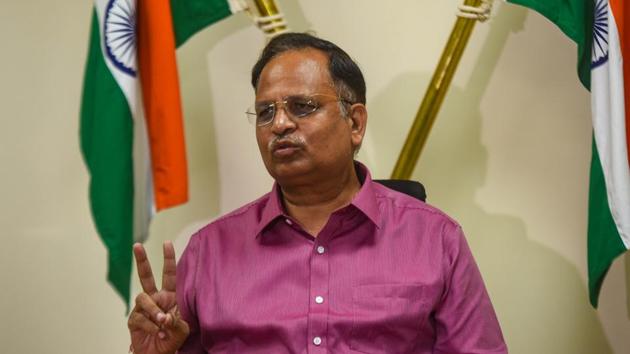 Delhi Health Minister Satyendar Kumar Jain speaks during a press conference.(Amal KS/HT PHOTO) Delhi Health Minister Satyendar Kumar Jain speaks during a press conference.(Amal KS/HT PHOTO)