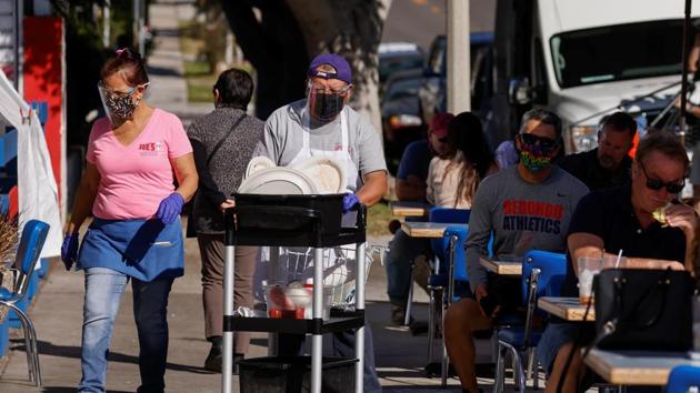 “(California) has worked hard to prepare for a surge - but we can’t sustain the record high cases we’re seeing,” Newsom said on Twitter. “Current projections show CA will run out of current ICU beds before Christmas Eve. (Reuters Photo) “(California) has worked hard to prepare for a surge - but we can’t sustain the record high cases we’re seeing,” Newsom said on Twitter. “Current projections show CA will run out of current ICU beds before Christmas Eve. (Reuters Photo)