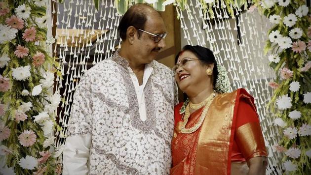 The image shows 66-year-old Tarun Kanti Pal and his wife Swapna Roy, 63.(Twitter/@shayonpal) The image shows 66-year-old Tarun Kanti Pal and his wife Swapna Roy, 63.(Twitter/@shayonpal)