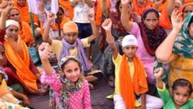 Sucha Singh, one of the organisers of the protest and a member of the Bhartiya Kisan Union, said the children at the protest had grown up aware of their surroundings.(Sameer Sehgal/Hindustan Times (Representative image))