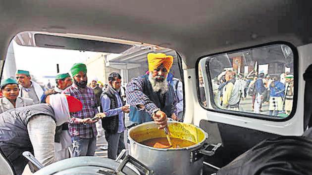 Many gurdwaras are also running community kitchens. “We are capable of feeding even one lakh farmers for six whole months. For now, we are organising langars at all three border points,” said Manjinder Singh Sirsa, president of Delhi Sikh Gurdwara Management Committee.(Raj K Raj/HT PHOTO (Representative image)) Many gurdwaras are also running community kitchens. “We are capable of feeding even one lakh farmers for six whole months. For now, we are organising langars at all three border points,” said Manjinder Singh Sirsa, president of Delhi Sikh Gurdwara Management Committee.(Raj K Raj/HT PHOTO (Representative image))