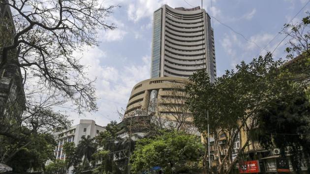The Bombay Stock Exchange (BSE) executed delivery of gold and silver to the tune of Rs 1 crore in the ‘options in goods’ framework, marking the sixth consecutive month of delivery.(Bloomberg) The Bombay Stock Exchange (BSE) executed delivery of gold and silver to the tune of Rs 1 crore in the ‘options in goods’ framework, marking the sixth consecutive month of delivery.(Bloomberg)