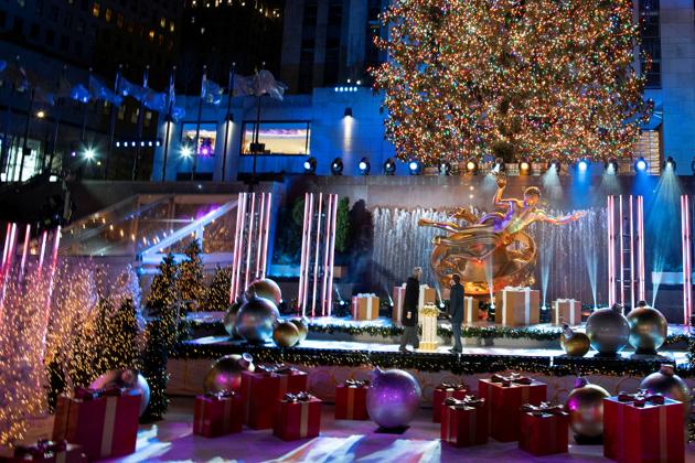 The Christmas tree is lit at Rockefeller Center amid the coronavirus disease (COVID-19) restrictions in New York City, New York, U.S., December 2, 2020. (REUTERS) The Christmas tree is lit at Rockefeller Center amid the coronavirus disease (COVID-19) restrictions in New York City, New York, U.S., December 2, 2020. (REUTERS)