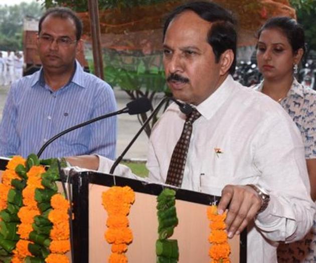 Dr BS Chavan, the director-principal of Government Medical College and Hospital, Sector 32, Chandigarh, died battling cancer on Friday.(HT file photo)