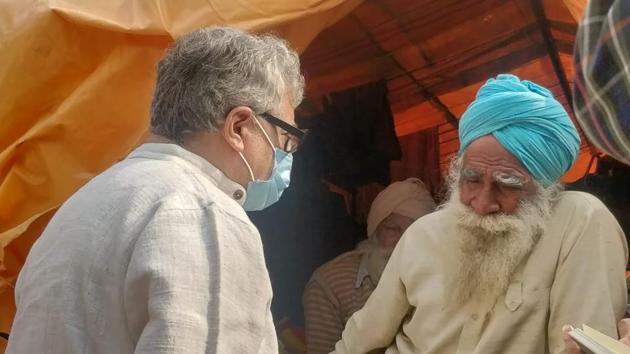 TMC leader Derek O’Brien meets farmers at Singhu border, on December 4.(Photo: Sourced) TMC leader Derek O’Brien meets farmers at Singhu border, on December 4.(Photo: Sourced)
