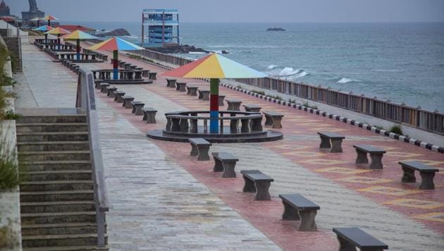 A tourist spot wears a deserted look in view of cyclone Burevi, in Kanyakumari, on December 3.(PTI)