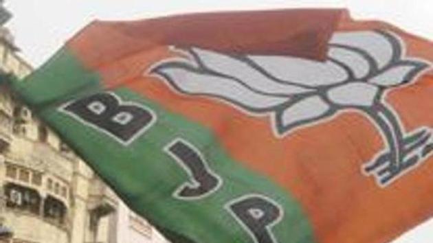 Several instances of violence between Trinamool Congress and BJP were reported from West Burdwan, North 24 Parganas and Coochbehar districts. (Samir Jana / Hindustan Times) Several instances of violence between Trinamool Congress and BJP were reported from West Burdwan, North 24 Parganas and Coochbehar districts. (Samir Jana / Hindustan Times)