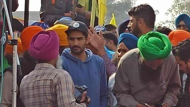 Boxer Vijender Singh joined protest with Punjab’s sportspersons at Singhu border on Sunday. (Ravi Kumar/HT Photo) Boxer Vijender Singh joined protest with Punjab’s sportspersons at Singhu border on Sunday. (Ravi Kumar/HT Photo)