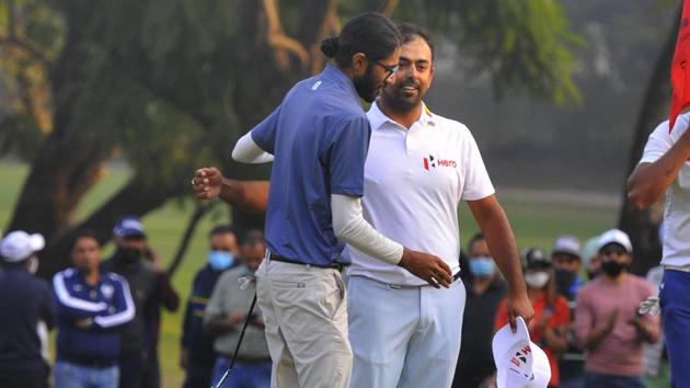 Karandeep Singh Kochhar (left) and Anirban Lahiri at the Chandigarh Golf Club playing the Jeev Milkha Singh Invitational 2020 Golf Tournament. (Keshav Singh/Hindustan Times) Karandeep Singh Kochhar (left) and Anirban Lahiri at the Chandigarh Golf Club playing the Jeev Milkha Singh Invitational 2020 Golf Tournament. (Keshav Singh/Hindustan Times)