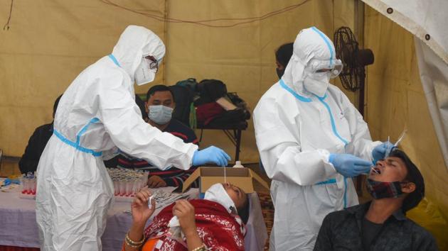 For Delhi, between November 1 and 7 the rapid antigen positivity rate was 8.16 % while for RT-PCR it was 27.2 %(Amal KS/HT PHOTO) For Delhi, between November 1 and 7 the rapid antigen positivity rate was 8.16 % while for RT-PCR it was 27.2 %(Amal KS/HT PHOTO)