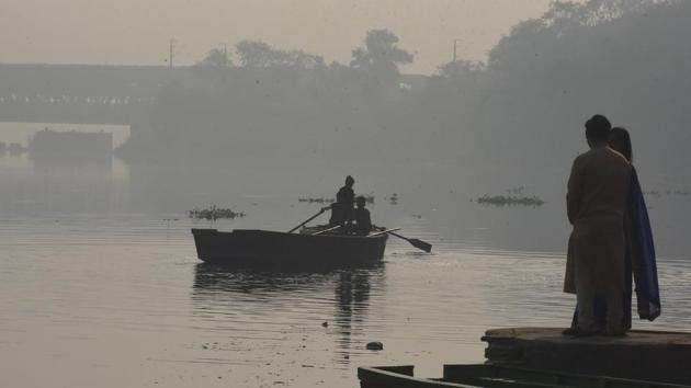 An AQI between zero and 50 is considered good, 51 and 100 satisfactory, 101 and 200 moderate, 201 and 300 poor, 301 and 400 very poor, and 401 and 500 severe. (Raj K Raj/HT PHOTO) An AQI between zero and 50 is considered good, 51 and 100 satisfactory, 101 and 200 moderate, 201 and 300 poor, 301 and 400 very poor, and 401 and 500 severe. (Raj K Raj/HT PHOTO)