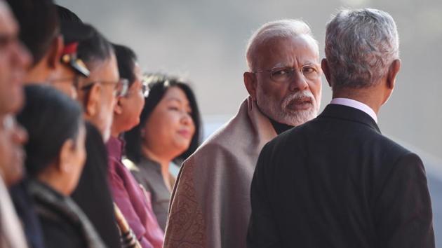 Prime Minister Narendra Modi (C) speaks with Indian Foreign Minister Subrahmanyam Jaishankar (R) during ceremonial reception for Brazil's President Jair Bolsonaro at the Presidential palace in New Delhi on January 25, 2020. - Brazilian President is on four-day state visit to India till January 27. (Photo by Prakash SINGH / AFP)(AFP)